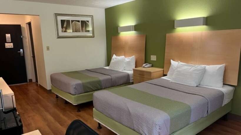Imagen de la habitación del Hotel Economy Inn - Pittsburgh Airport. Foto 6
