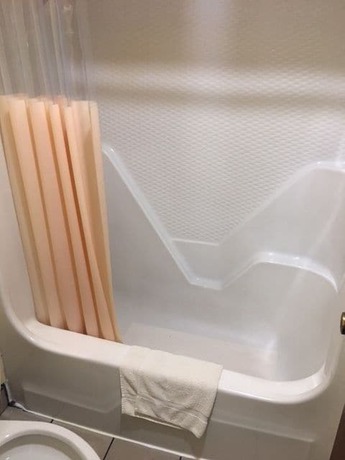 Imagen de la habitación del Hotel Economy Inn, Rensselaer. Foto 3