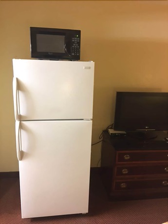 Imagen de la habitación del Hotel Economy Inn, Rensselaer. Foto 4