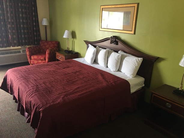 Imagen de la habitación del Hotel Economy Inn, Rensselaer. Foto 7