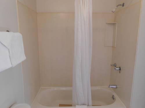 Imagen de la habitación del Hotel Economy Inn Richmond. Foto 15