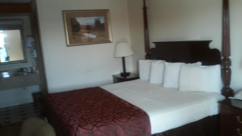 Imagen de la habitación del Hotel Economy Inn, Statesville. Foto 8