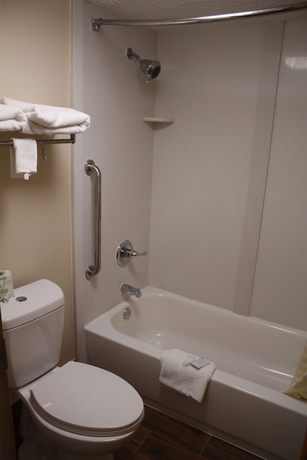 Imagen de la habitación del Hotel Economy Inn, Statesville. Foto 12