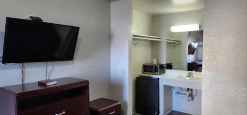 Imagen de la habitación del Hotel Economy Inn Victorville. Foto 6