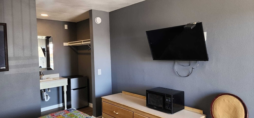 Imagen de la habitación del Hotel Economy Inn Victorville. Foto 8