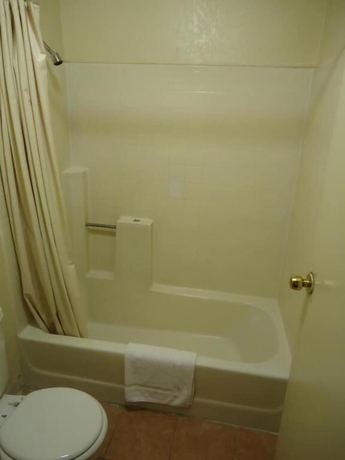 Imagen de la habitación del Hotel Economy Inn Victorville. Foto 12
