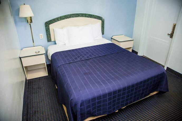 Imagen de la habitación del Hotel Economy Inn West Palm Beach. Foto 20