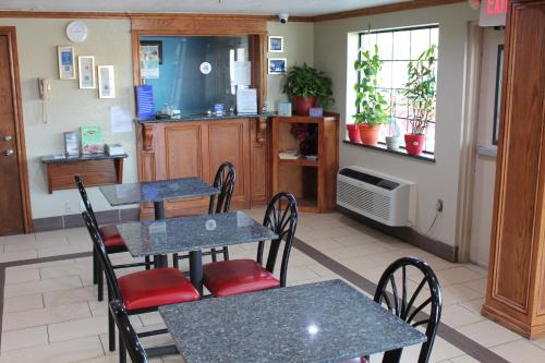 Imagen general del Hotel Economy Inn-Oklahoma City. Foto 3