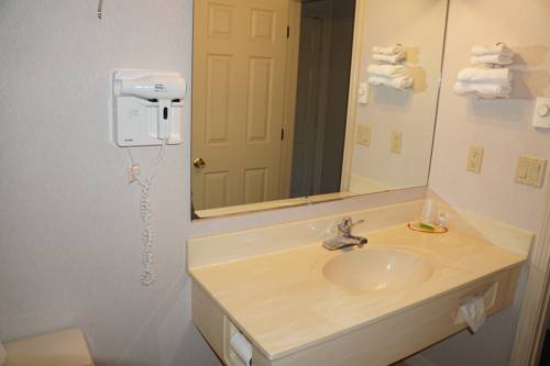 Imagen de la habitación del Hotel Economy Lodge, Sturbridge. Foto 3