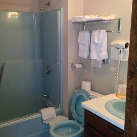Imagen de la habitación del Hotel Economy Lodge, Sturbridge. Foto 8