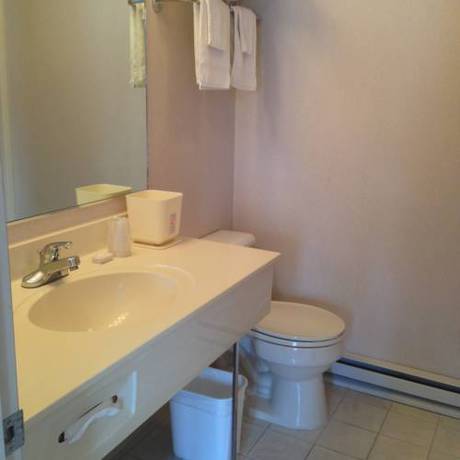 Imagen de la habitación del Hotel Economy Lodge, Sturbridge. Foto 11