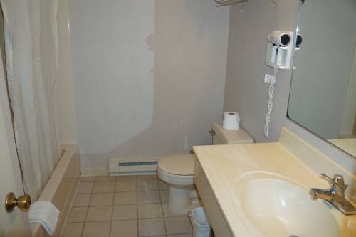 Imagen de la habitación del Hotel Economy Lodge, Sturbridge. Foto 14
