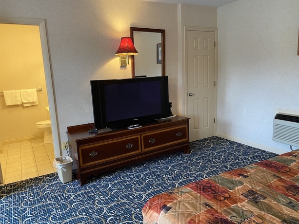 Imagen de la habitación del Hotel Economy Lodge, Sturbridge. Foto 9