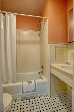 Imagen de la habitación del Hotel Economy Motel Inn and Suites. Foto 7