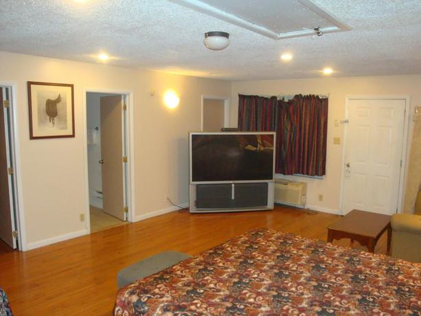 Imagen de la habitación del Hotel Economy Motel Inn and Suites. Foto 8