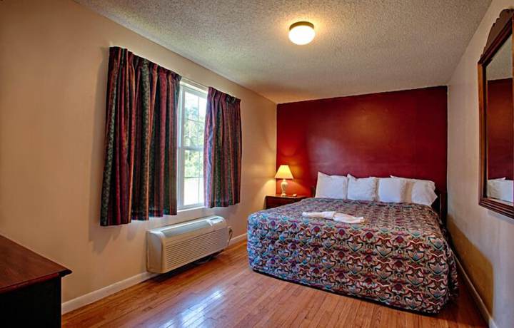 Imagen de la habitación del Hotel Economy Motel Inn and Suites. Foto 13