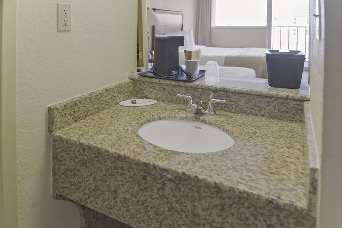 Imagen de la habitación del Hotel Economy Plus Wichita. Foto 12