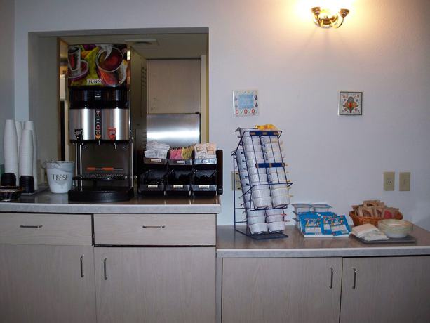 Imagen del bar/restaurante del Hotel Economy Stay and Suites Tacoma. Foto 1