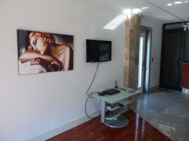 Imagen de los interiores del Hotel Economy Suites. Foto 14