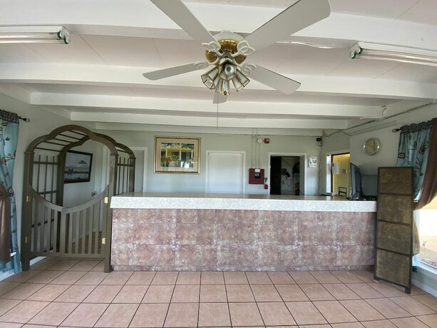Imagen general del Hotel Economy Suites, Winter Haven. Foto 15