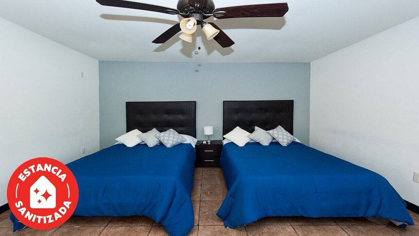 Imagen de la habitación del Hotel Econosuites Monterrey. Foto 15