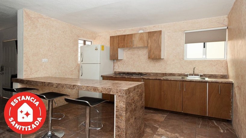 Imagen de la habitación del Hotel Econosuites Monterrey. Foto 20