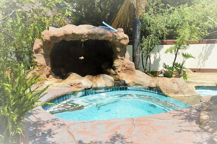 Imagen de la piscina del Hotel Ecotel Midrand. Foto 17