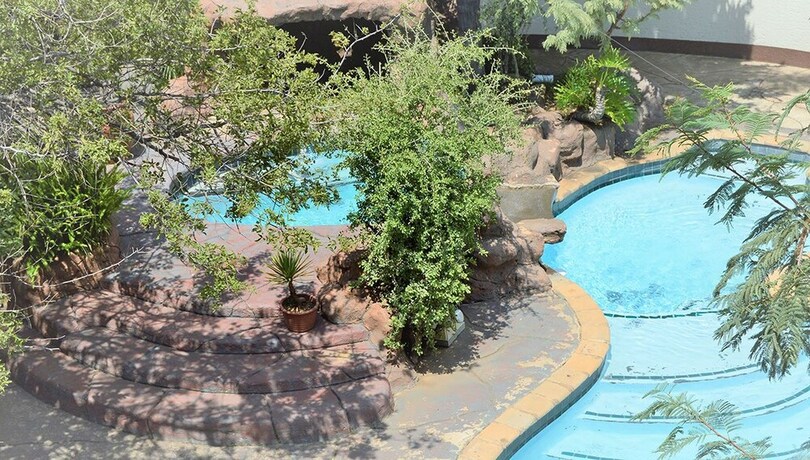 Imagen de la piscina del Hotel Ecotel Midrand. Foto 19