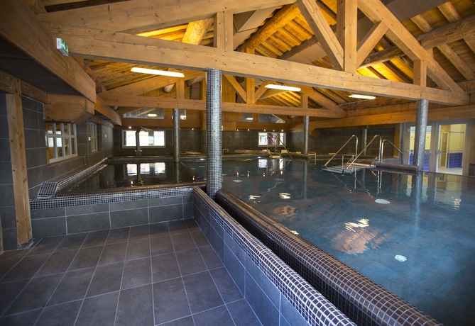 Imagen de la piscina del Hotel Ecrin Du Val Claret. Foto 14