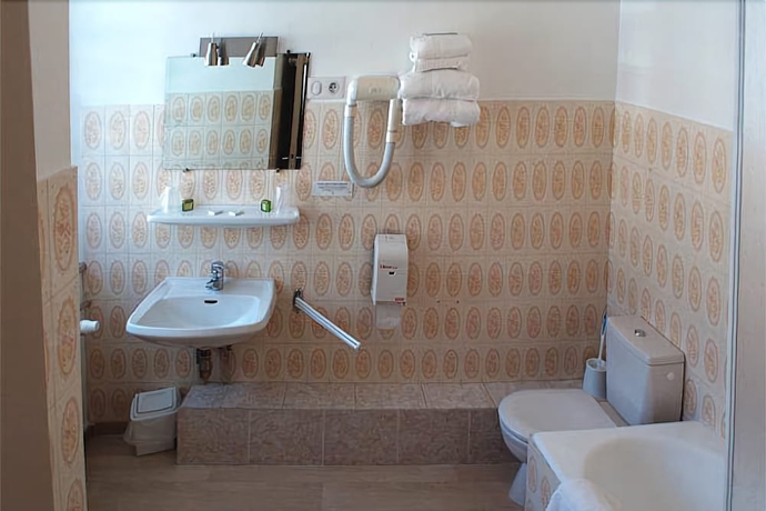 Imagen de la habitación del Hotel Ecu De France. Foto 17