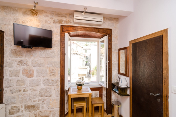 Imagen de la habitación del Hotel Eddie´s Sea View Rooms. Foto 6