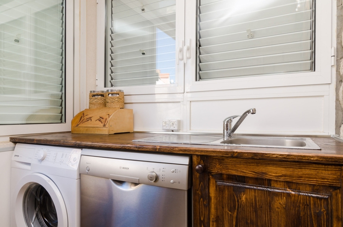 Imagen de la habitación del Hotel Eddie´s Sea View Rooms. Foto 8