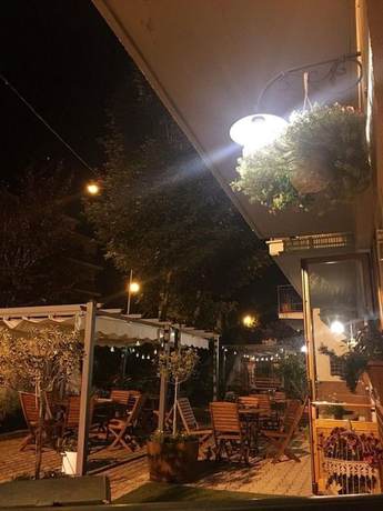 Imagen de los exteriores del Hotel Ede. Foto 14