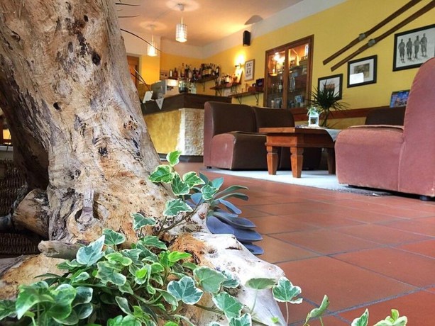 Imagen del bar/restaurante del Hotel Ede. Foto 3