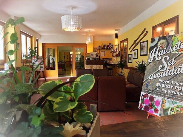 Imagen del bar/restaurante del Hotel Ede. Foto 7