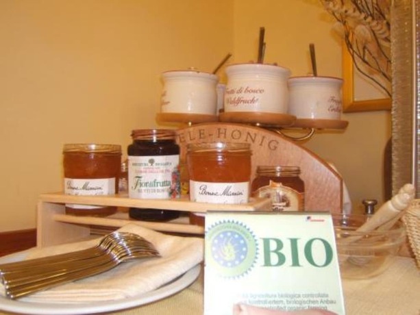 Imagen del bar/restaurante del Hotel Ede. Foto 8