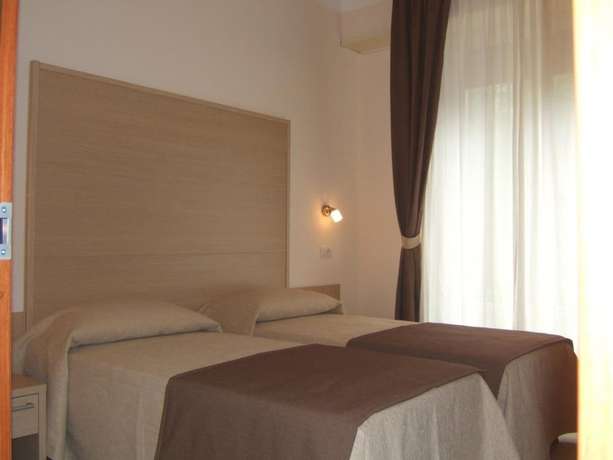 Imagen de la habitación del Hotel Ede. Foto 13