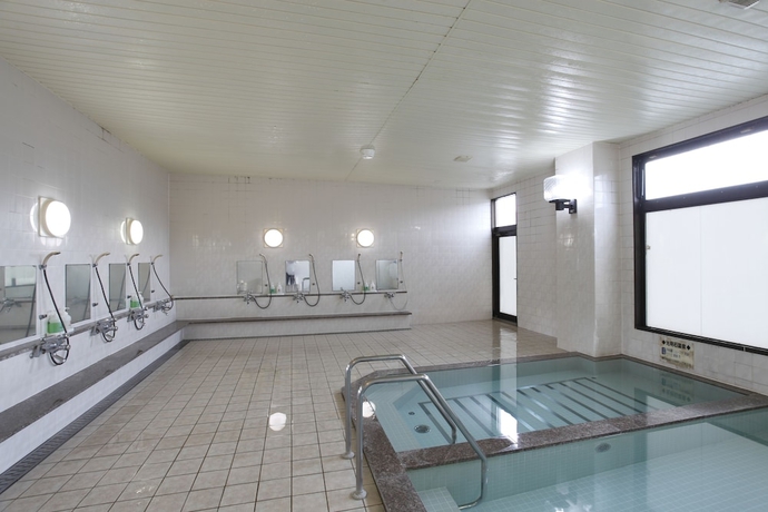 Imagen de la piscina del Hotel Edel Warme. Foto 16