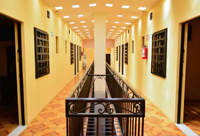 Imagen de los interiores del Hotel Edelmira. Foto 10