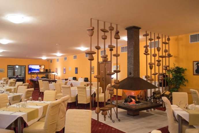 Imagen del bar/restaurante del Hotel Edelweiss, Borovets. Foto 6