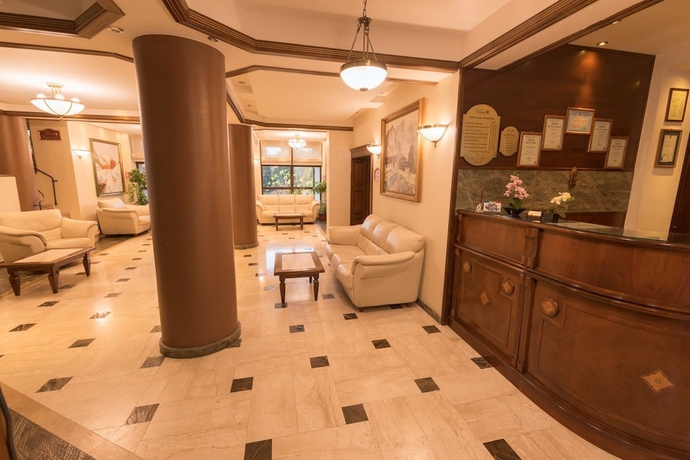 Imagen de los interiores del Hotel Edelweiss, Brasov. Foto 18