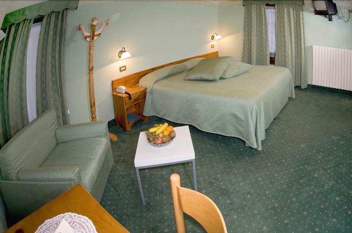Imagen de la habitación del Hotel Edelweiss, Breuil - Cervinia . Foto 10
