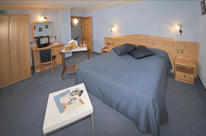 Imagen de la habitación del Hotel Edelweiss, Breuil - Cervinia . Foto 11