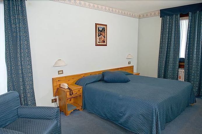 Imagen de la habitación del Hotel Edelweiss, Breuil - Cervinia . Foto 12