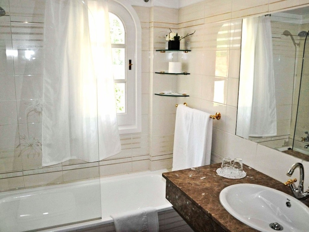 Imagen de la habitación del Hotel Edelweiss Camprodon. Foto 5