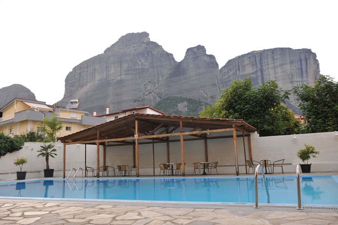 Imagen de la piscina del Hotel Edelweiss, Kalambaka. Foto 16