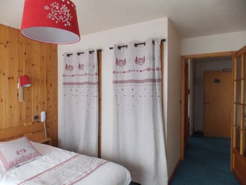 Imagen de la habitación del Hotel Edelweiss, Samoens. Foto 2