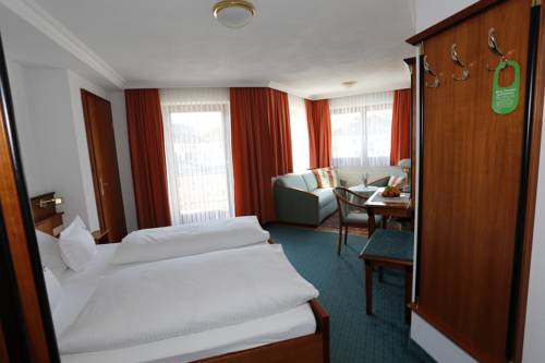 Imagen de la habitación del Hotel Edelweiss, Schloßberg. Foto 6