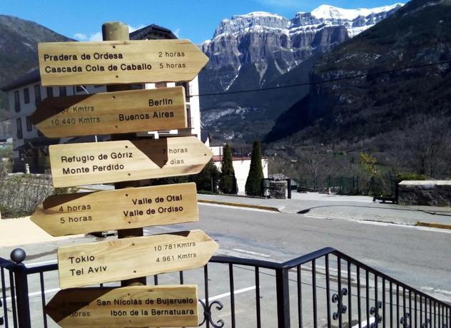 Imagen de los exteriores del Hotel Edelweiss, Torla. Foto 13