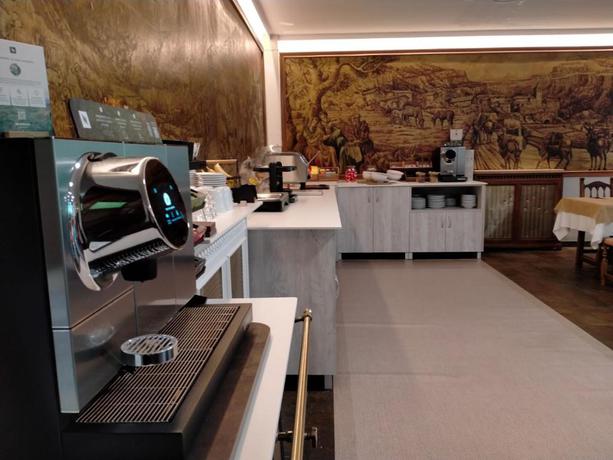 Imagen del bar/restaurante del Hotel Edelweiss, Torla. Foto 2